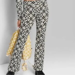 NWT Black and White 80s Floral Patterned Pants